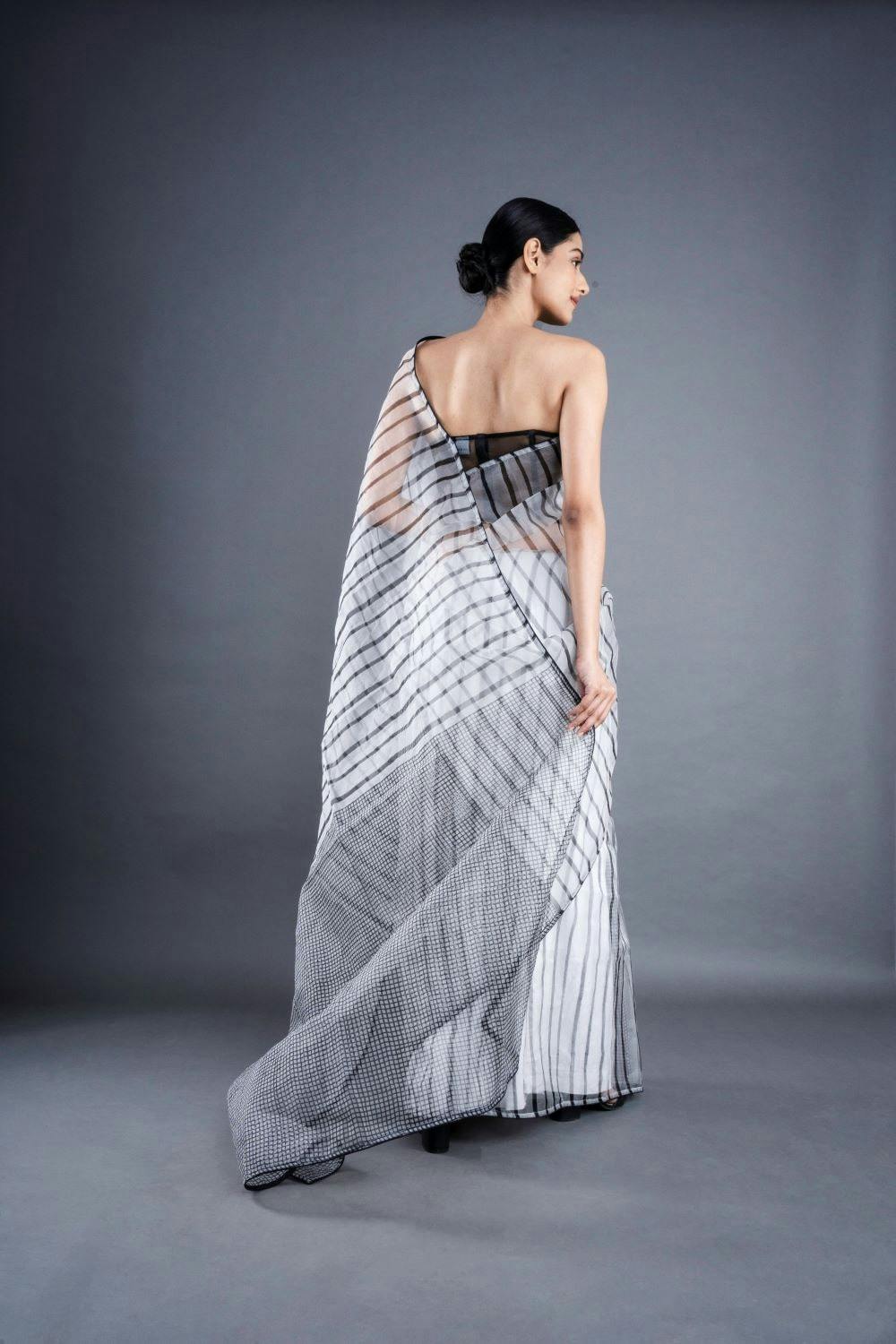 Thumbnail preview #5 for ATBW - White Geometric Pattern Saree