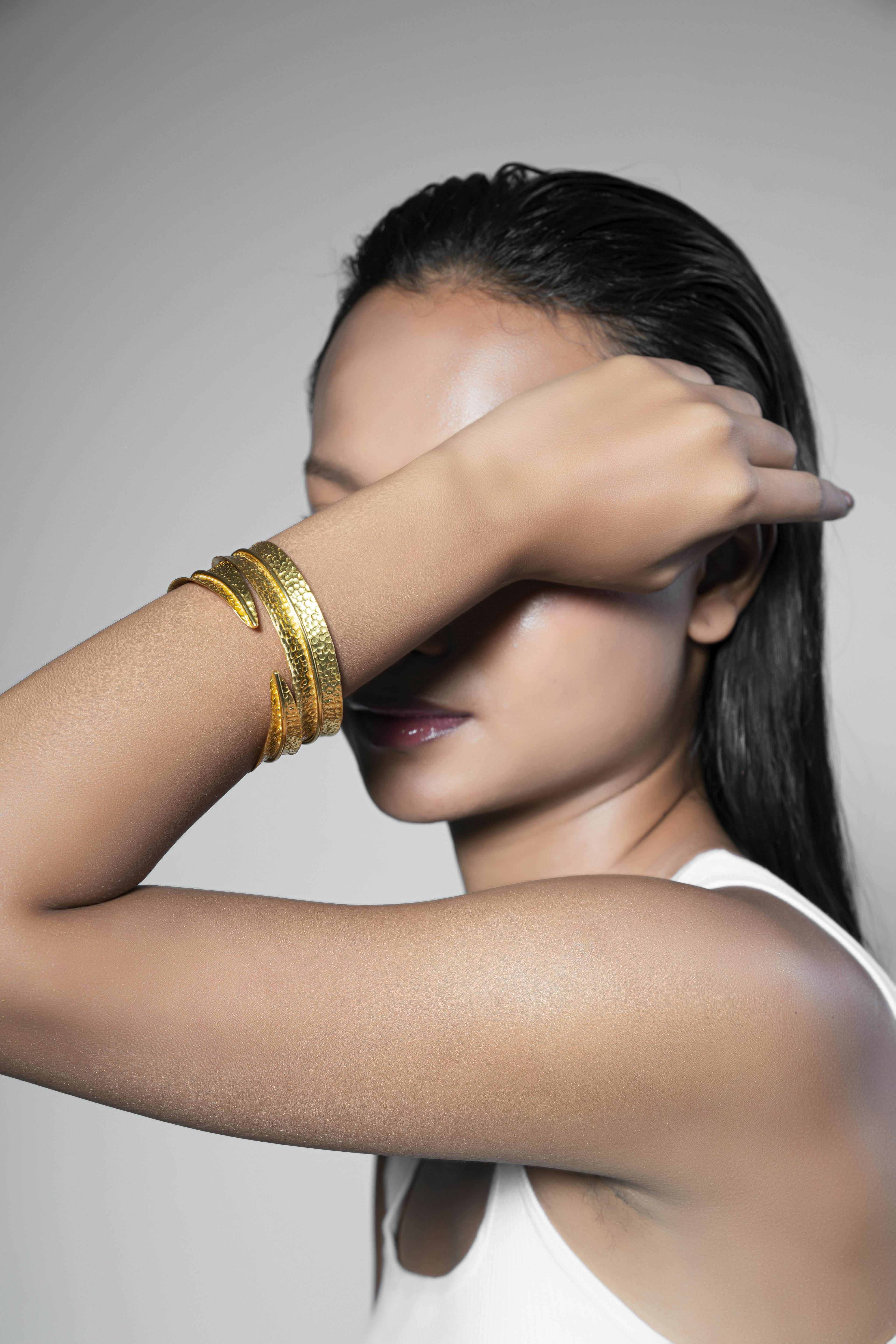 Thumbnail preview #2 for DIRA BANGLE PLAIN GOLD 