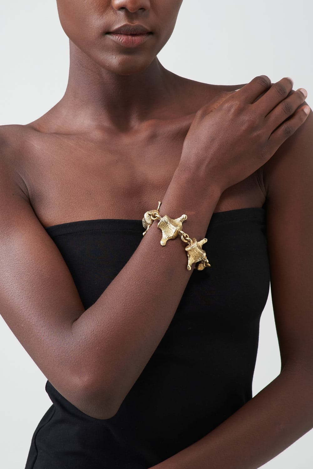 MATUU SPINE BRACELET, a product by JIAMINI