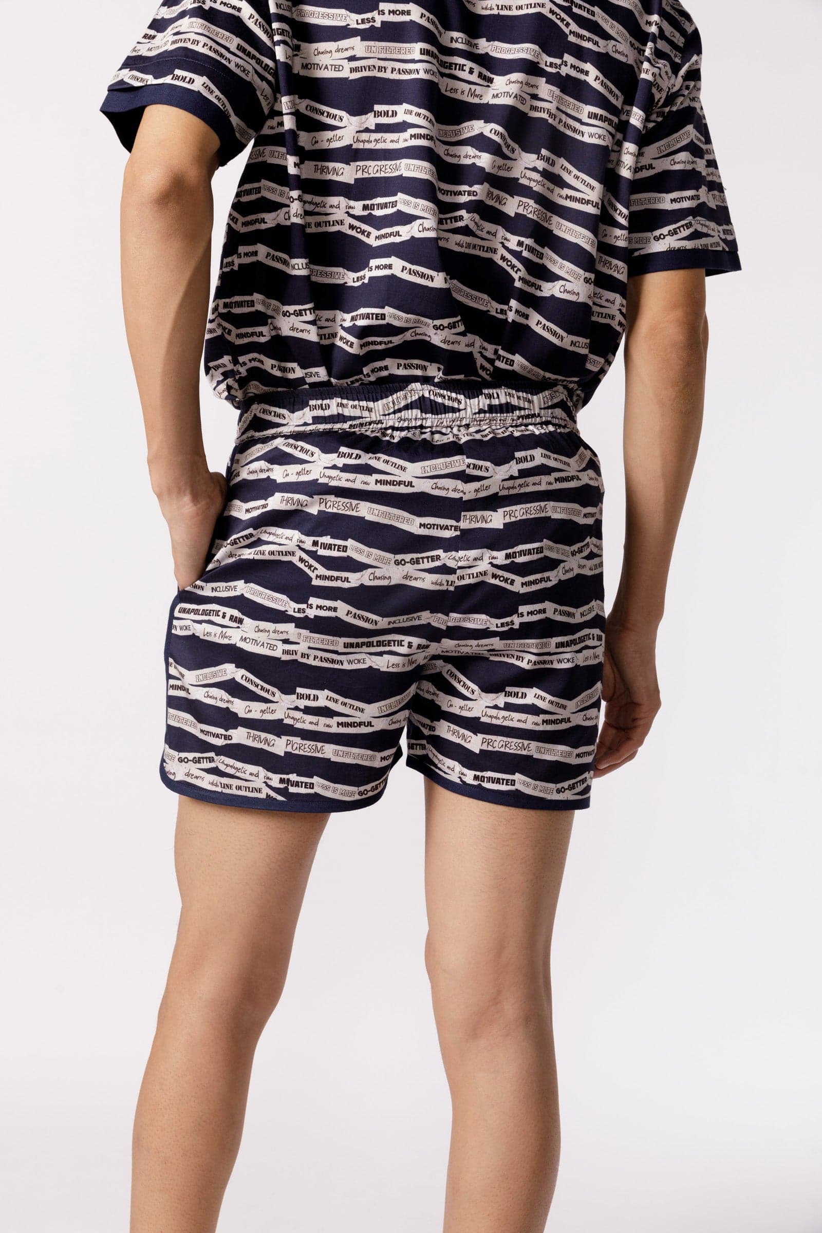 Thumbnail preview #2 for Printed curved hem shorts