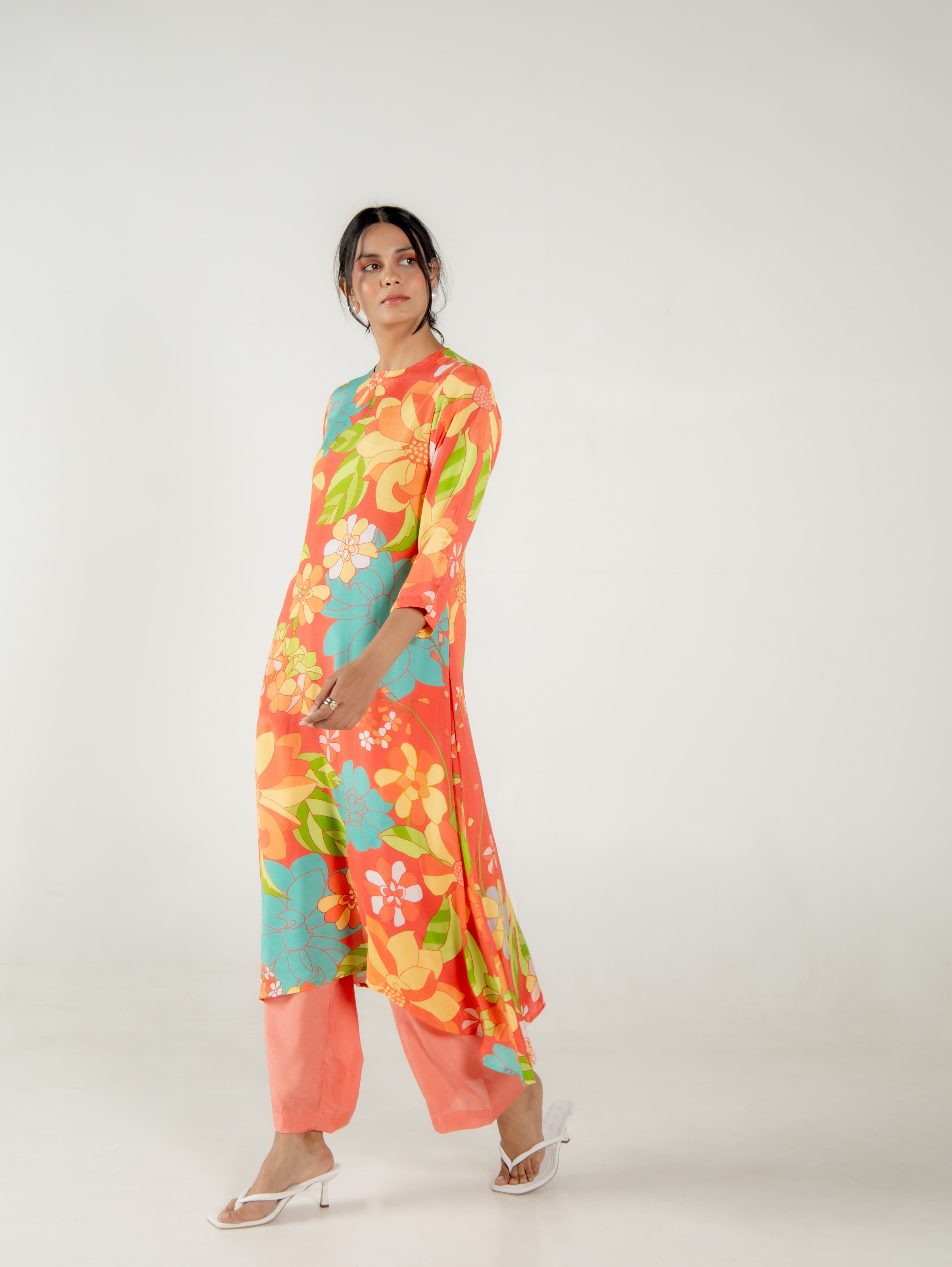 HOLLY SET, a product by Aroop India