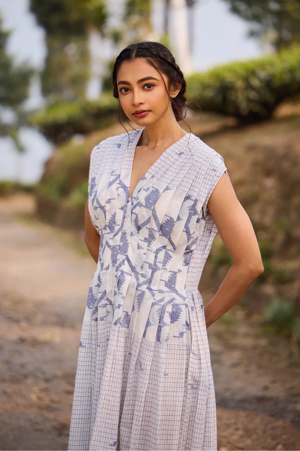 Thumbnail preview #4 for Himadri Dress
