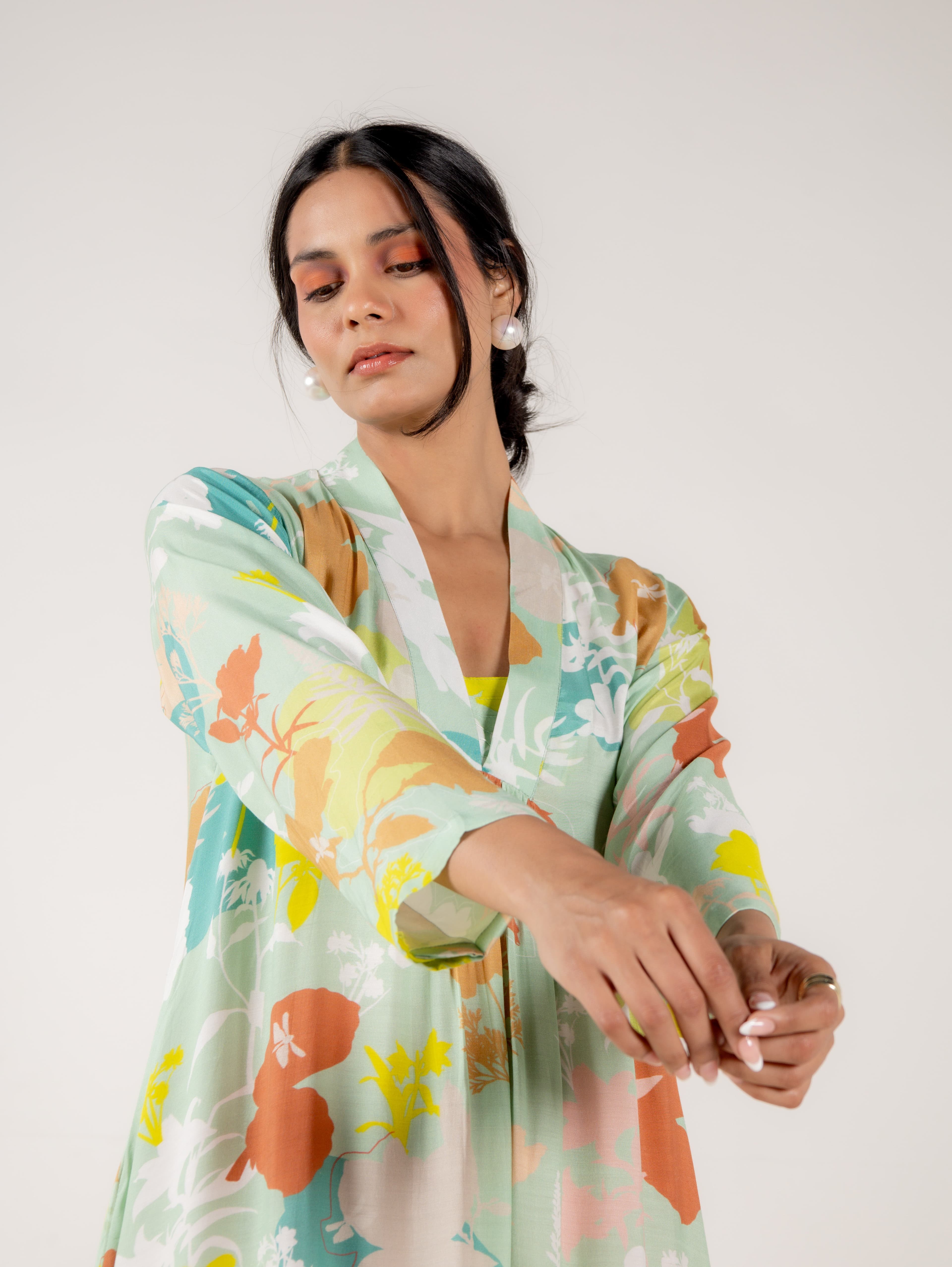 Thumbnail preview #2 for LEENA KURTA