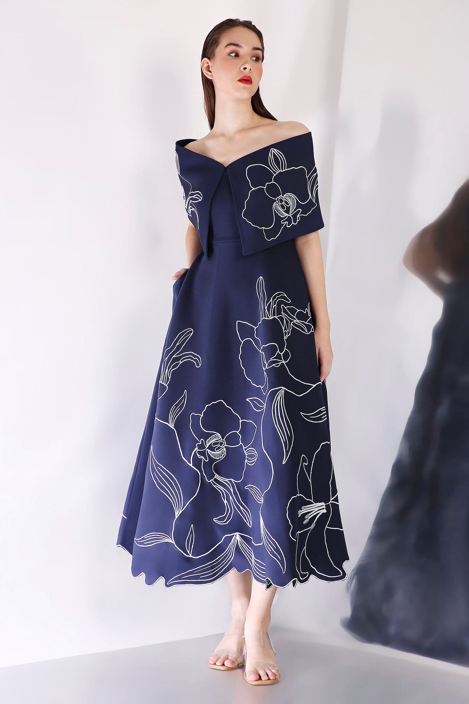 Midnight Vero + Embroidered Wrap, a product by Ozeqo