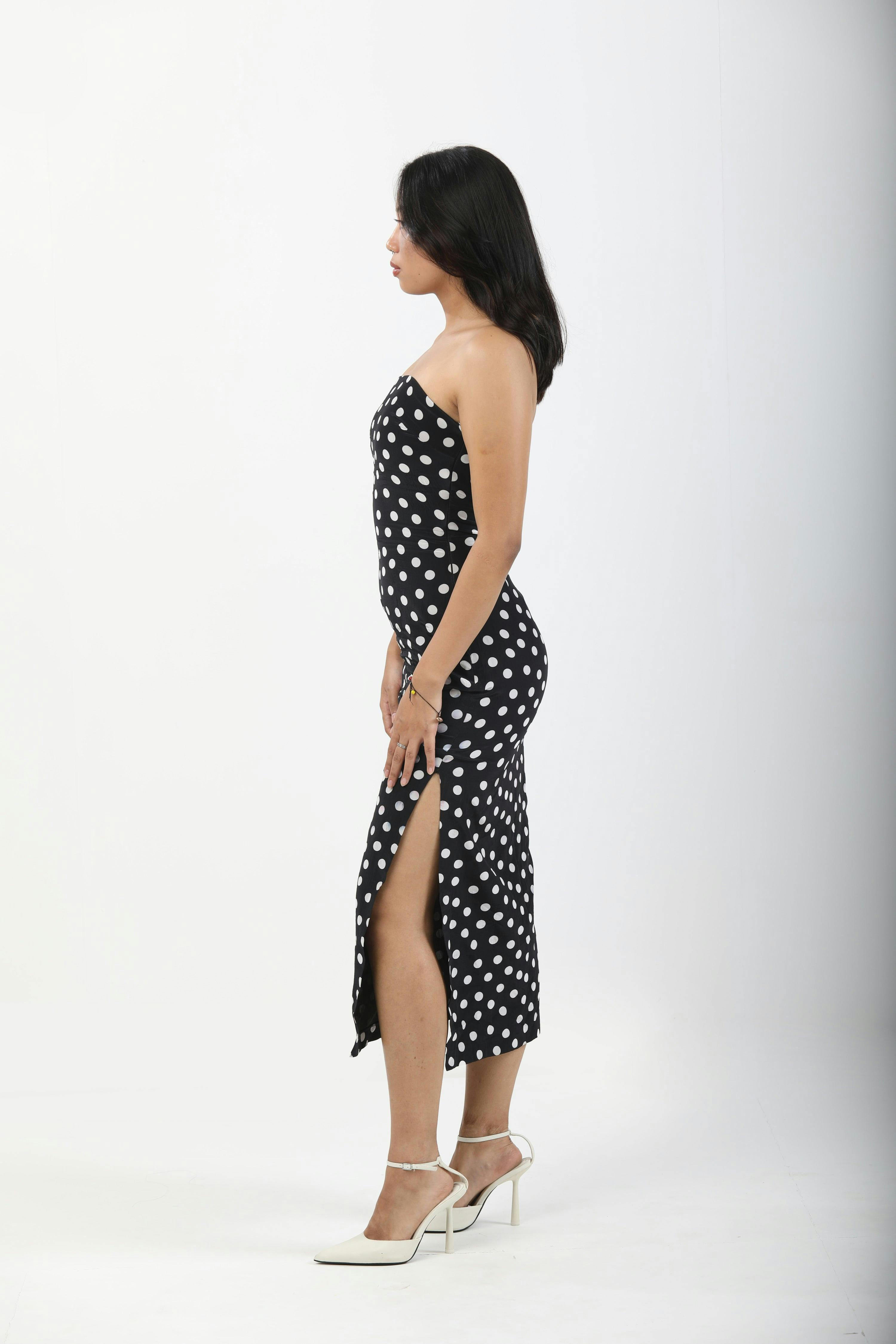 Thumbnail preview #2 for Convertible Cinching Tube Dress - Noir Dot