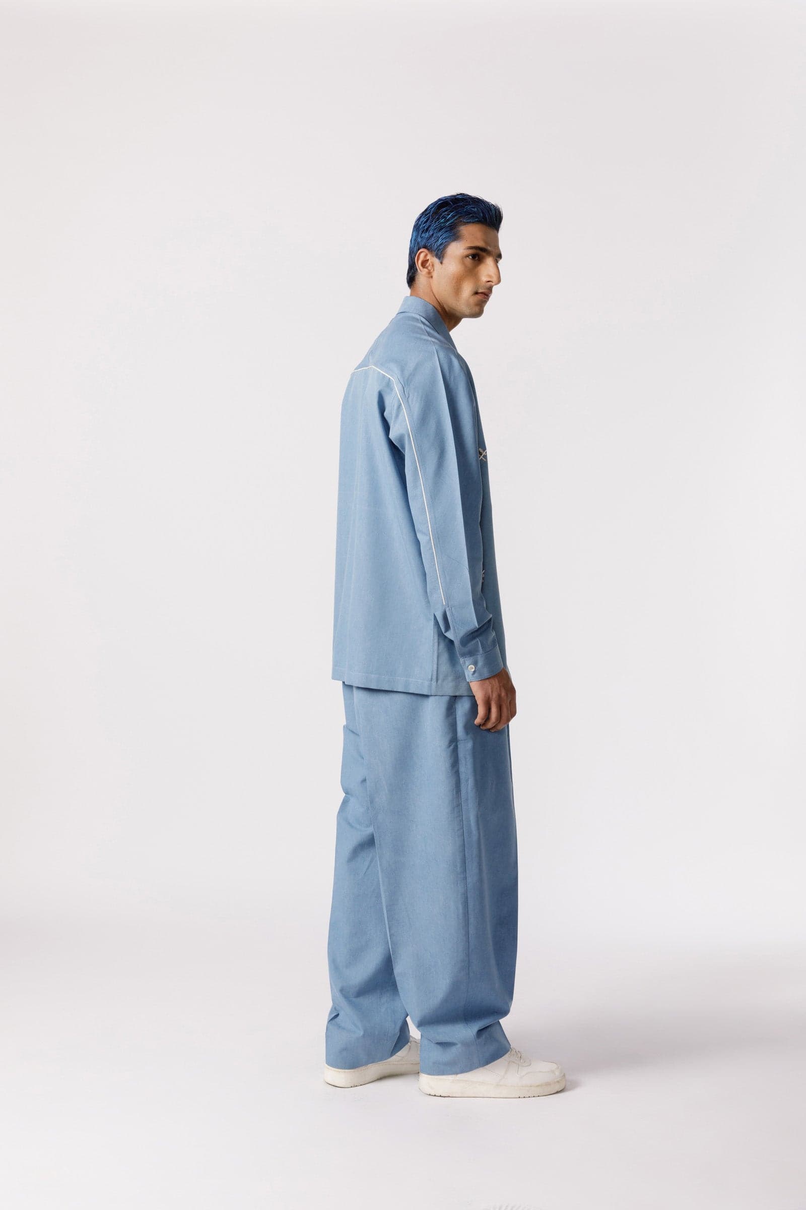 Thumbnail preview #2 for Oversized embroidered shirt