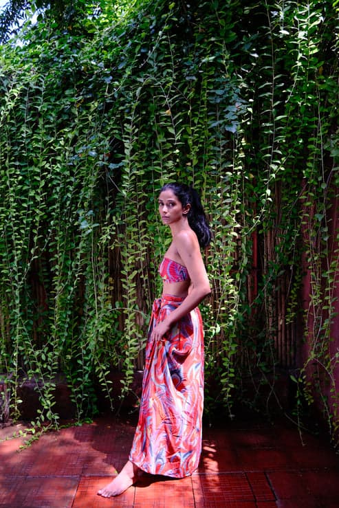 Thumbnail preview #3 for Cayenne Wave Long Tie Up Sarong