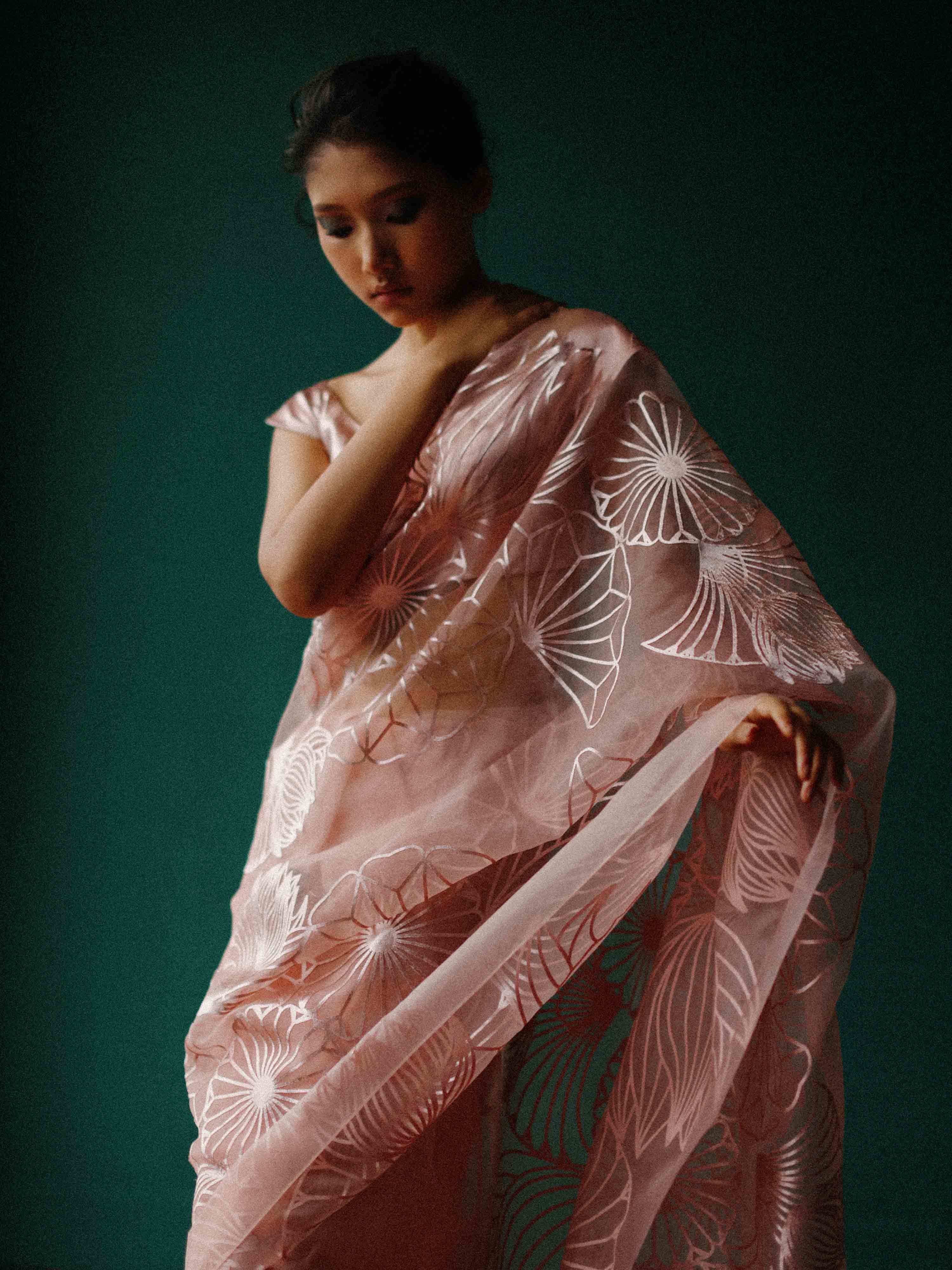 Thumbnail preview #1 for Rosegold geometric bloom saree