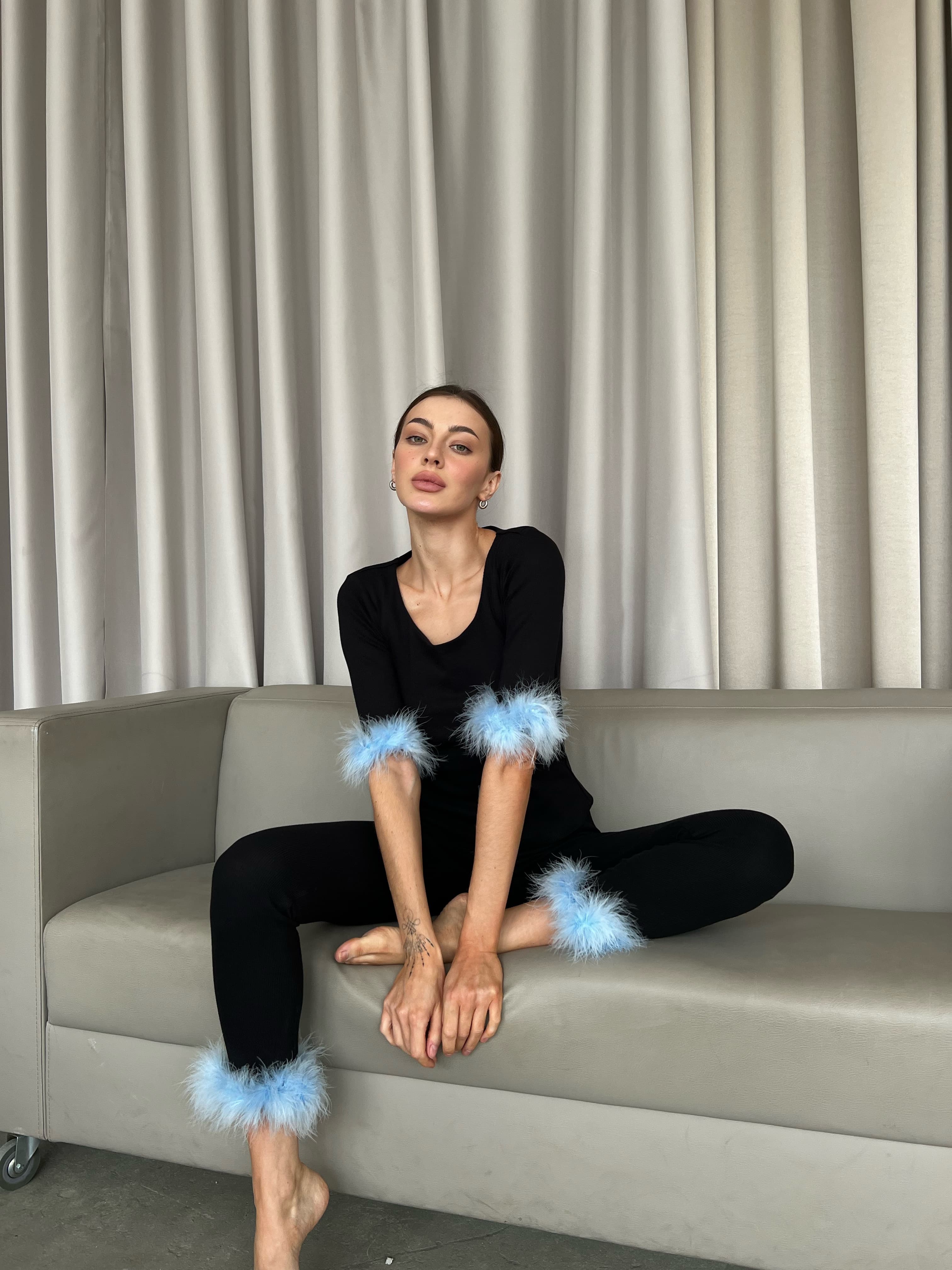 Thumbnail preview #4 for Cozy Loungewear Suit with Boa Feathers