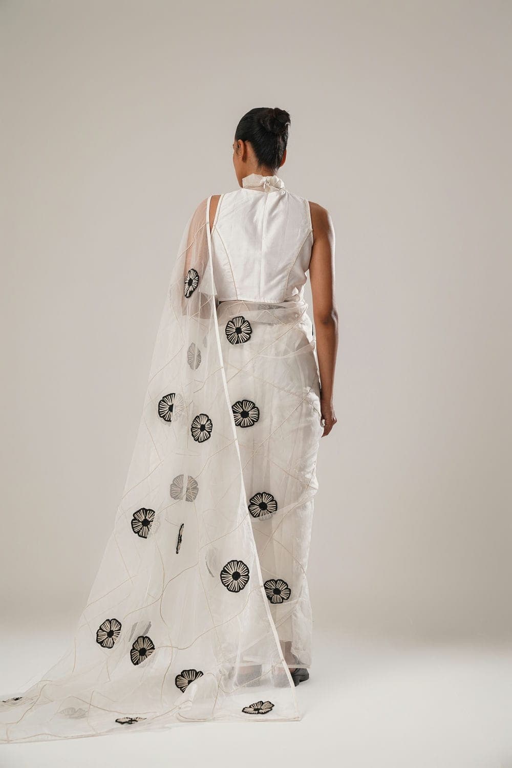 Thumbnail preview #3 for ATBW - MJ White Floral Pre-stitched Saree