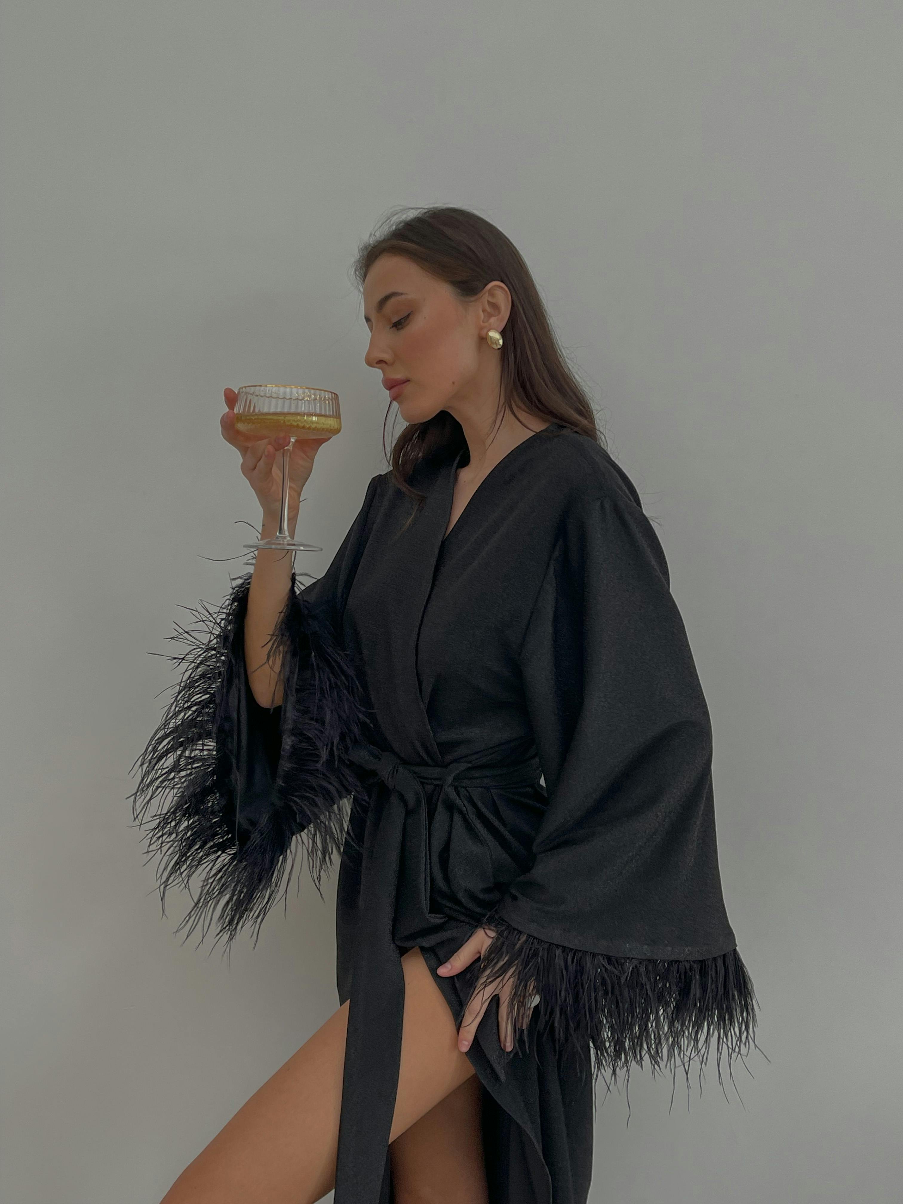 Thumbnail preview #5 for Shiny Long Black Robe With Feathers Sleeves