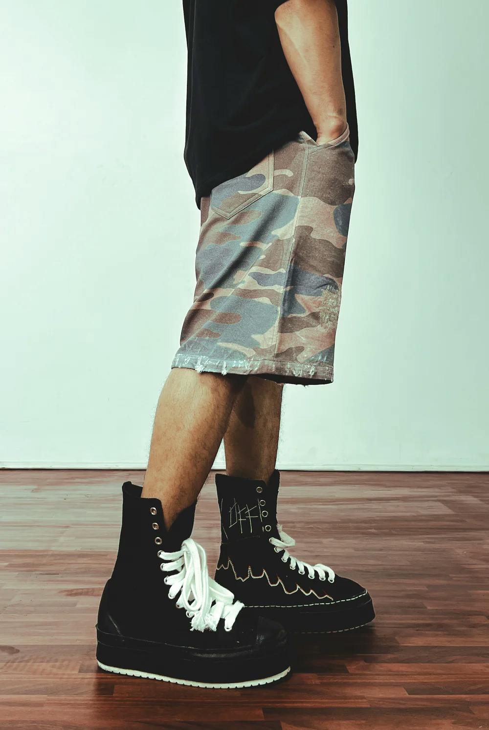 Thumbnail preview #2 for Camo Shorts