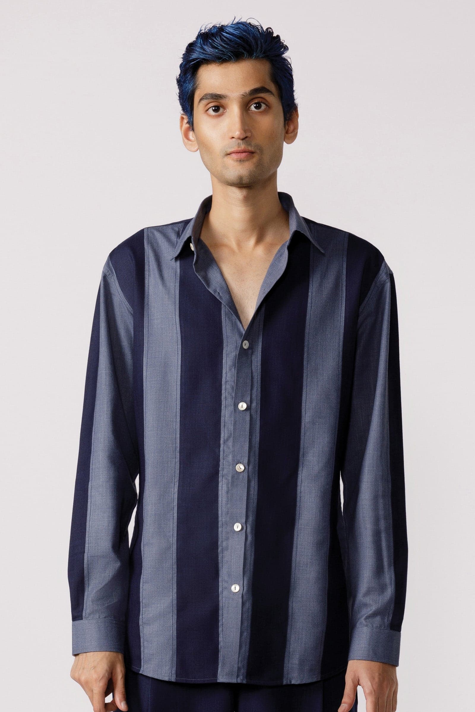 Thumbnail preview #2 for Linear cut and sew striped shirt