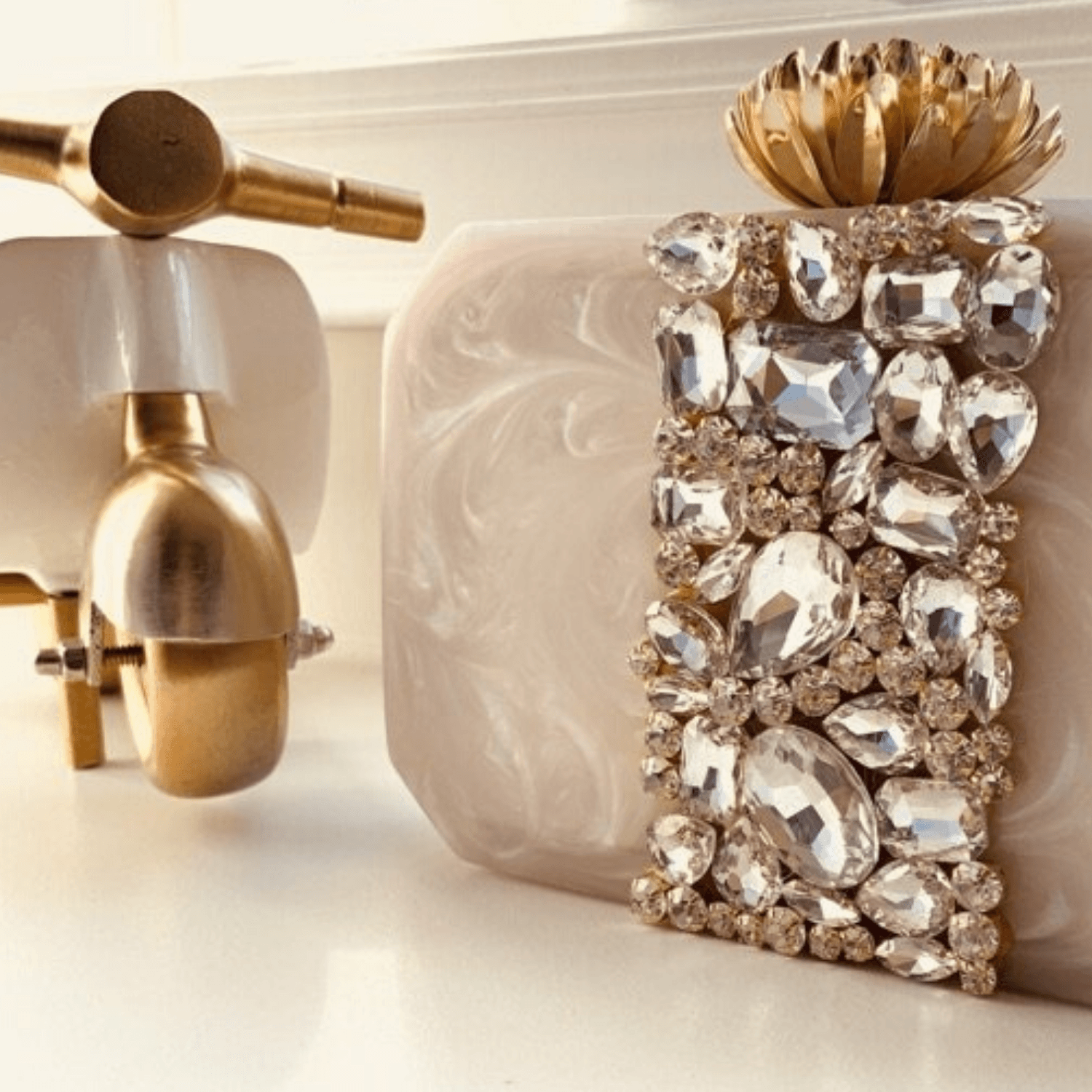 Thumbnail preview #1 for ROOHI Clutch