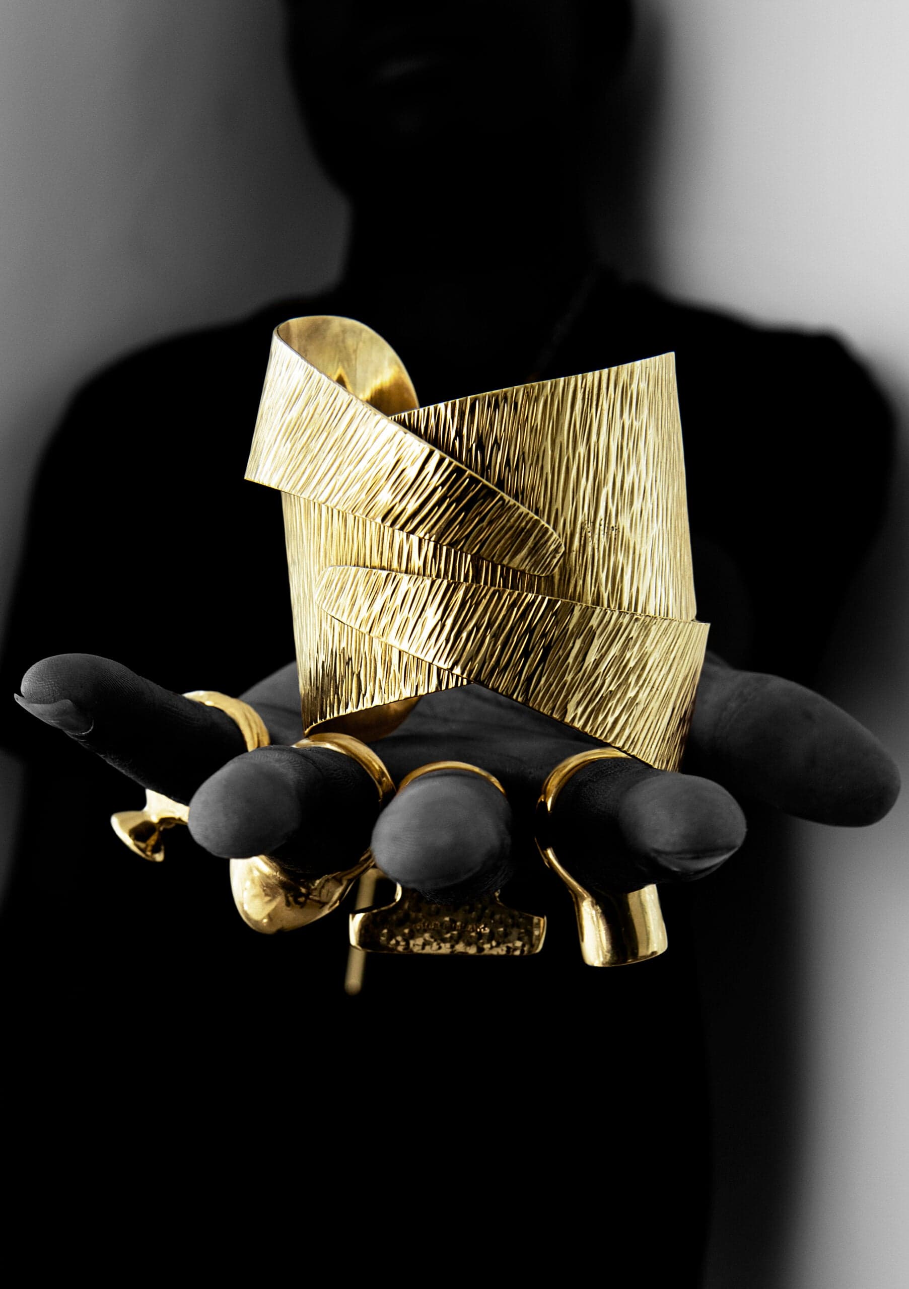 Thumbnail preview #4 for Faith Round Ring